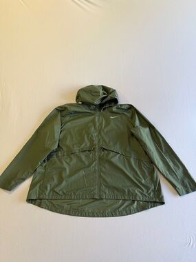 Nike Essential Packable Running Rain Jacket Womens Style 1X : 933466